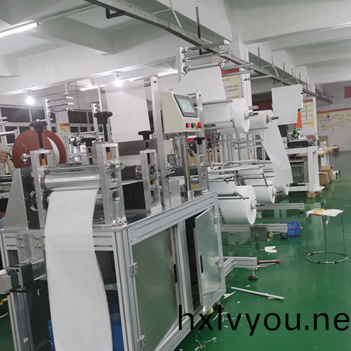 半自(zi)動折(zhe)疊(die)口(kou)罩(zhao)機CWKN95