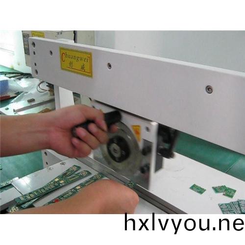 走刀式(shi)分闆機的優勢及常用型號介紹