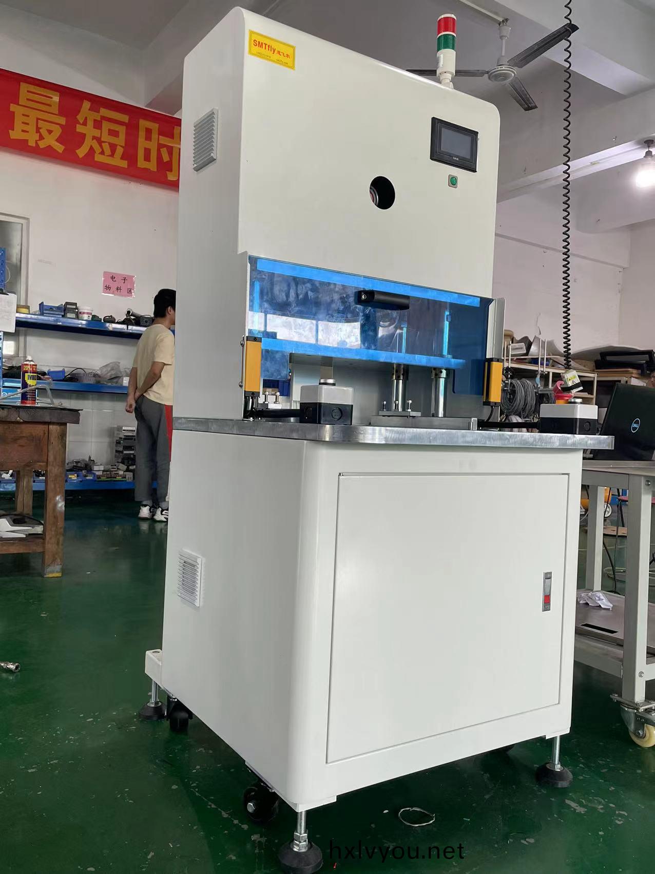 落(luo)地式衝(chong)牀分闆(ban)機(ji)