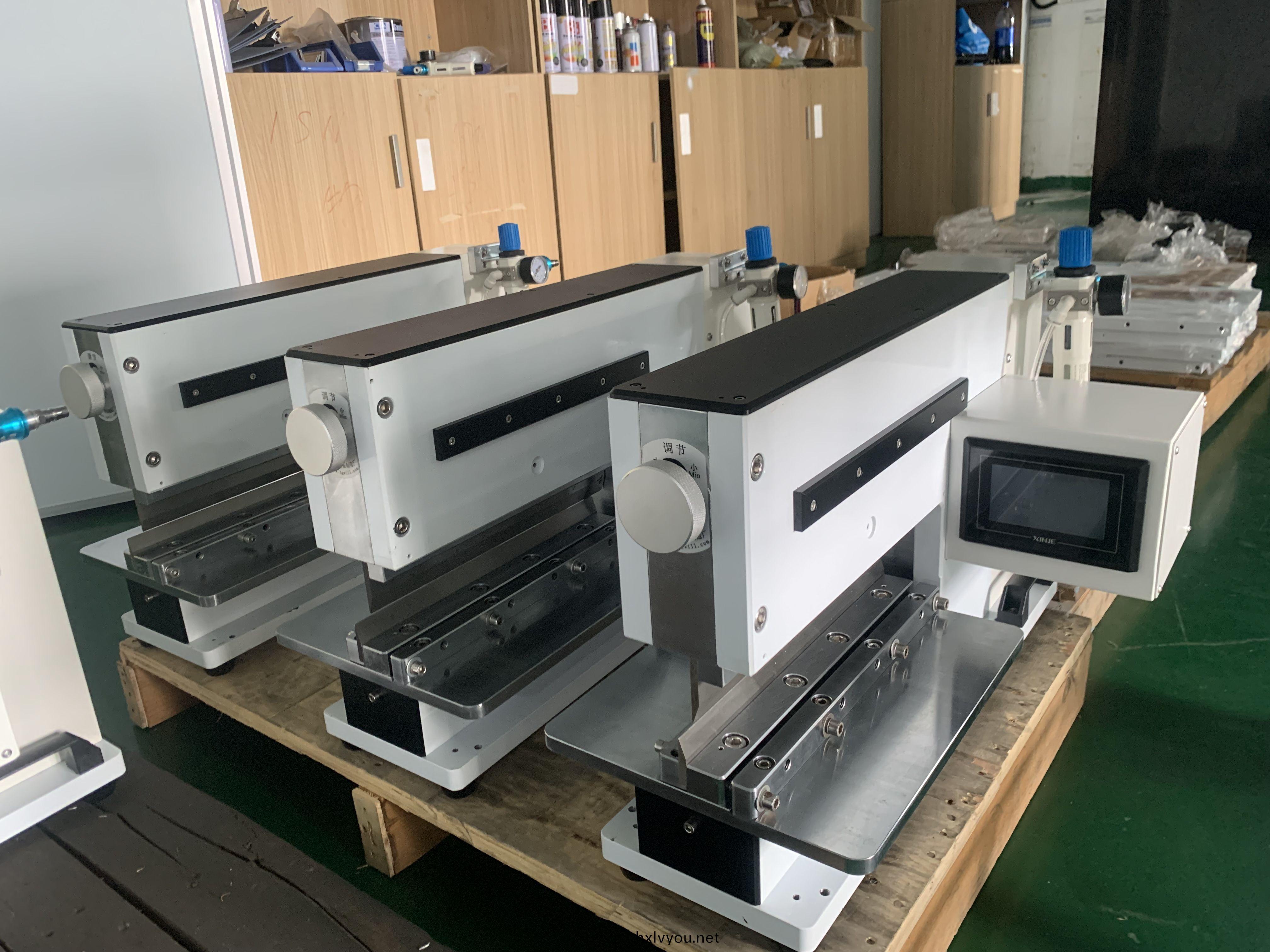 氣(qi)動(dong)鍘刀分(fen)闆機330