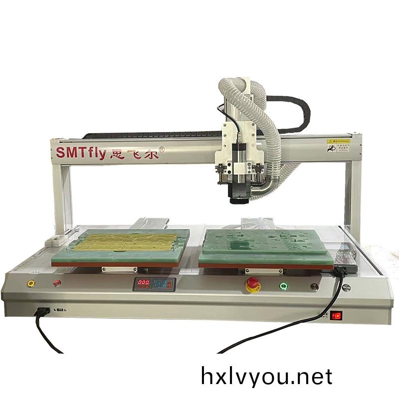 雙平檯銑刀分(fen)闆(ban)機